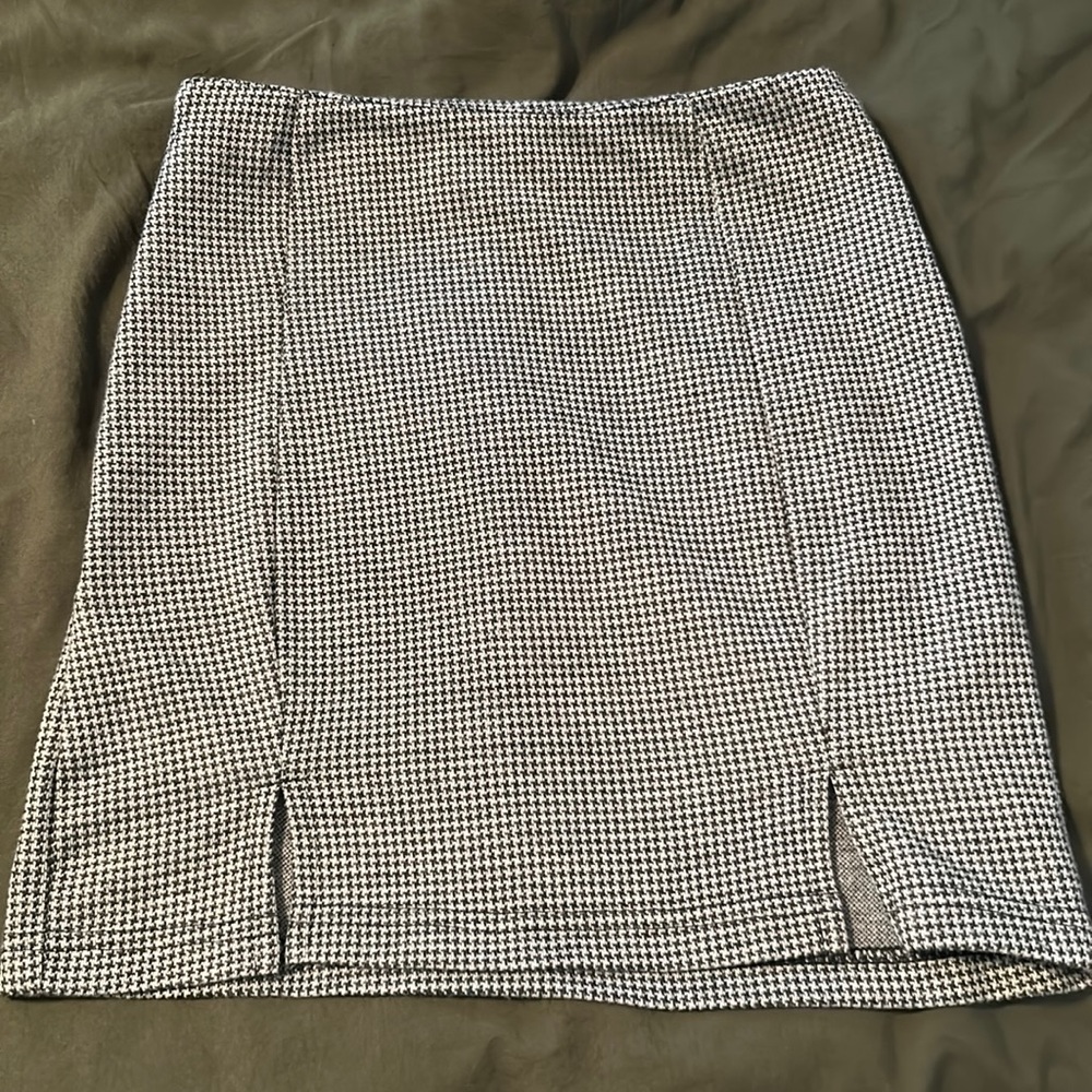 Black & White Patterned Miniskirt